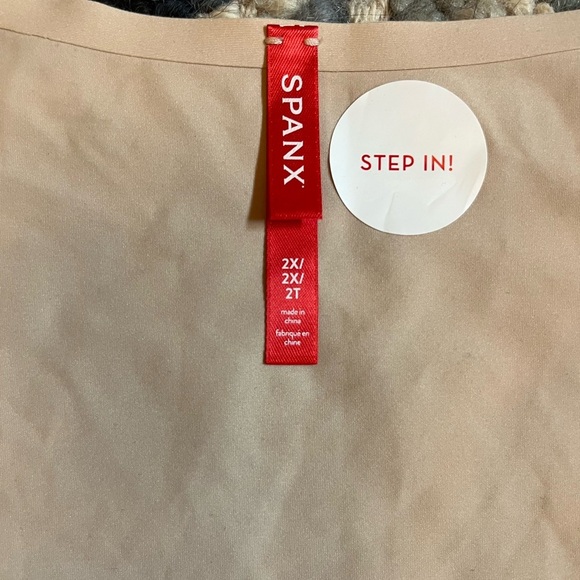 Spanx Tank Top - Picture 3 of 3